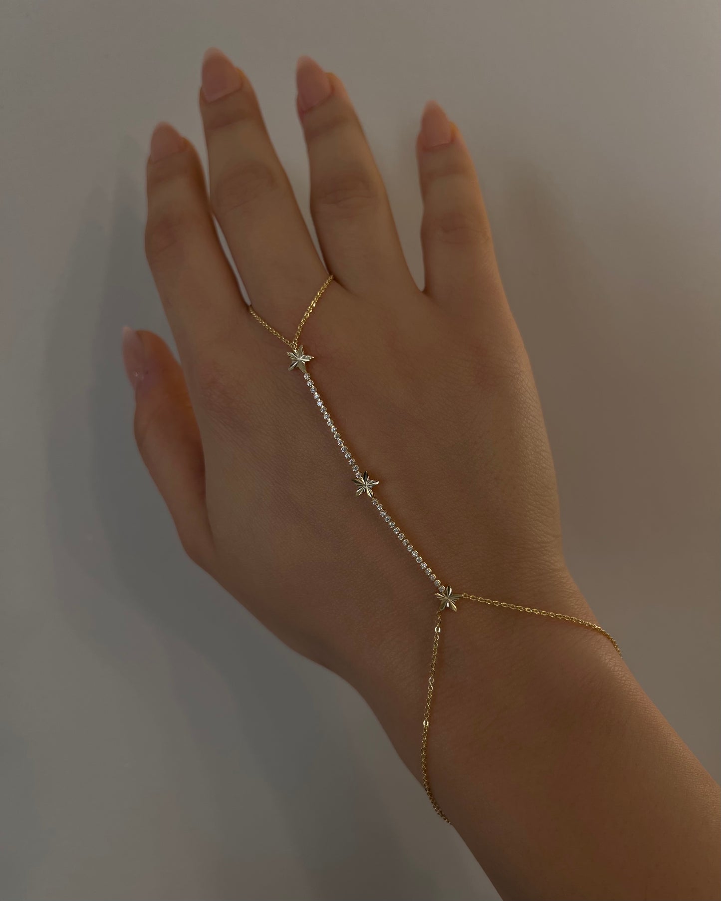 three stars dainty hand chain