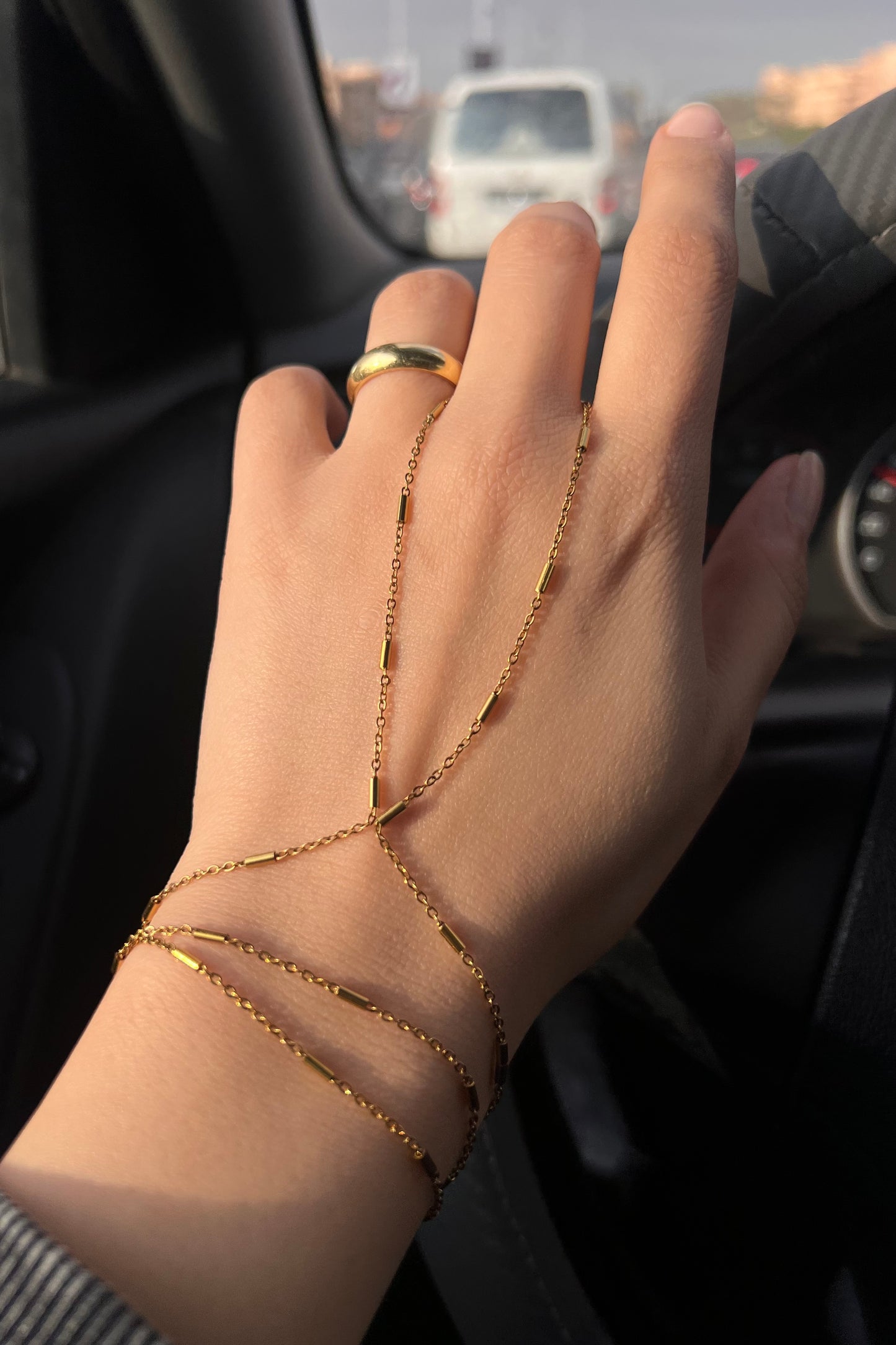 Trace hand chain