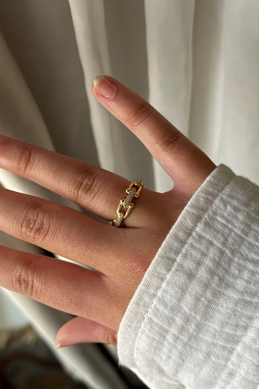 Interlock band ring