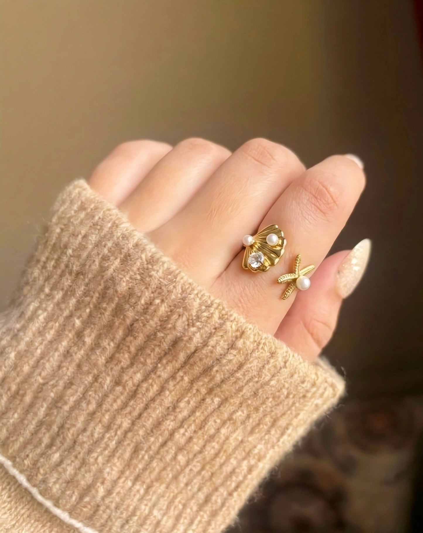 the unique star & shell ring