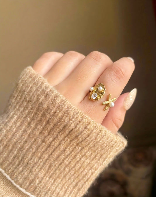 the unique star & shell ring